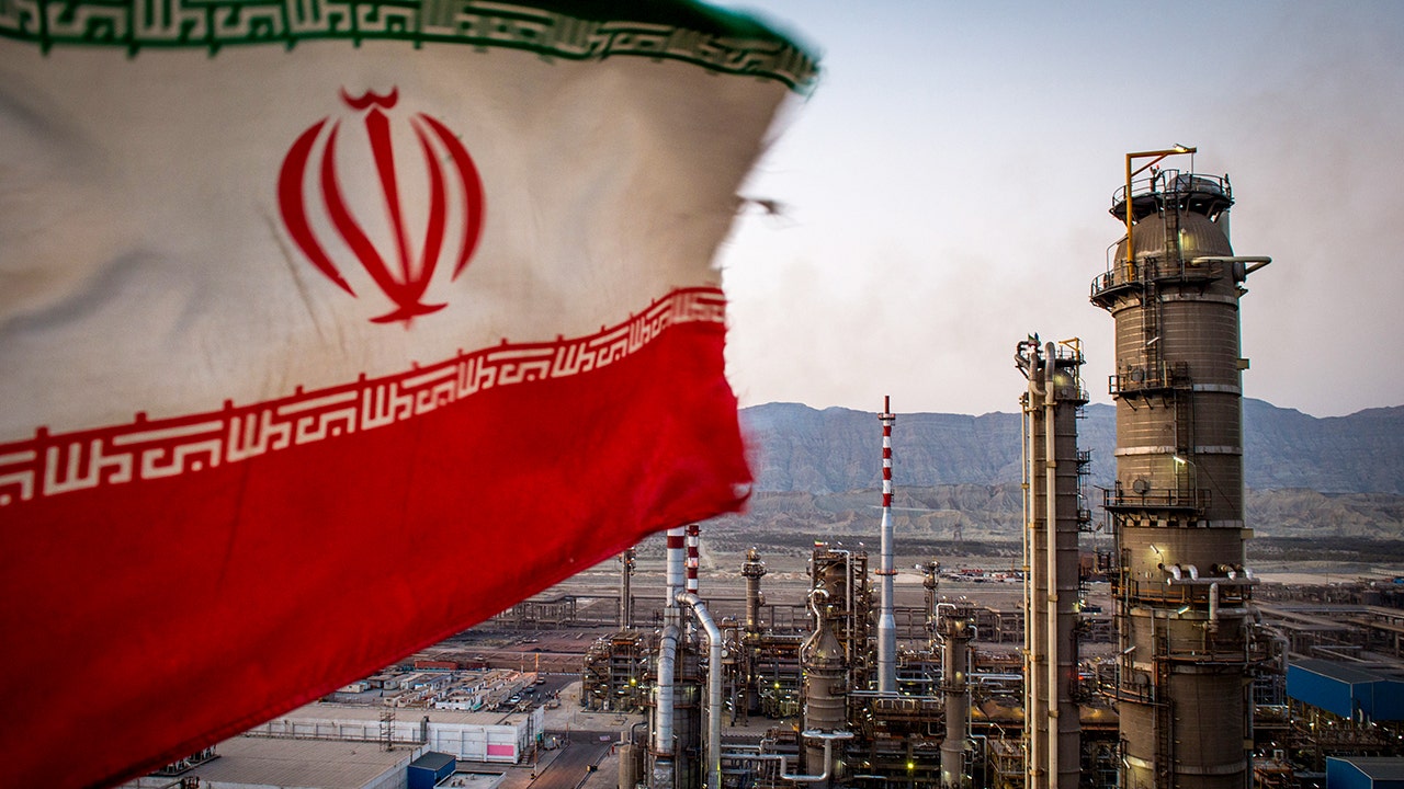 Top oil executives warn that Iran war is…