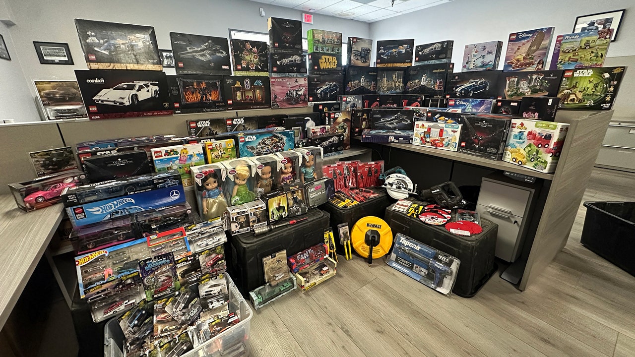 Hemet police bust toy theft ring, recover $10,000…
