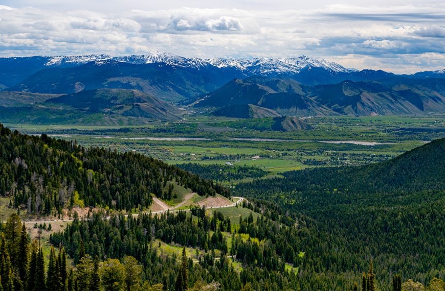 Jackson Hole tops summer 2026 short-term rental bookings,…