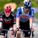 Jonas Vingegaard claims second Giro d’Italia stage win, Jai Hindley fighting for podium spot