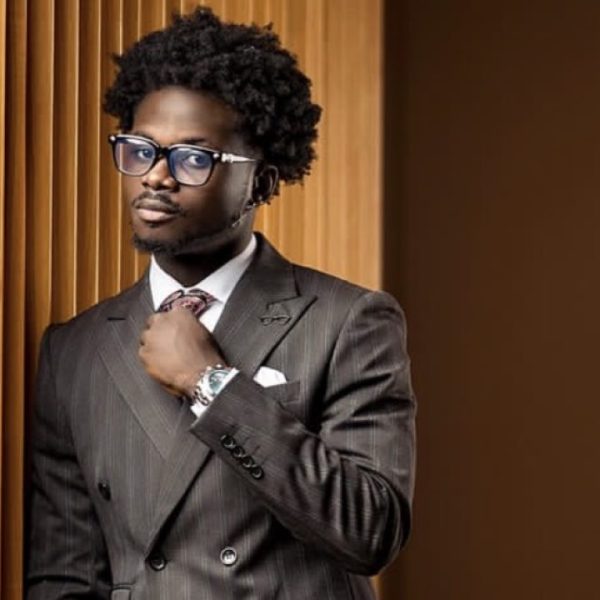 Potomanto Lyrics by Kuami Eugene