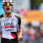 Igor Arrieta wins wild Giro d’Italia stage, despite crashing and taking a wrong turn