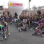 Jensen Plowright avoids late crash to finish fourth on Giro d’Italia stage six, Davide Ballerini claims win