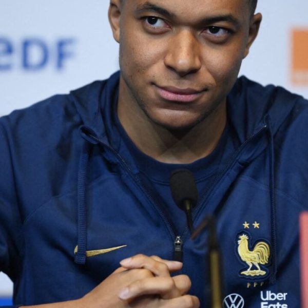 Kylian Mbappe leaves the France Camp