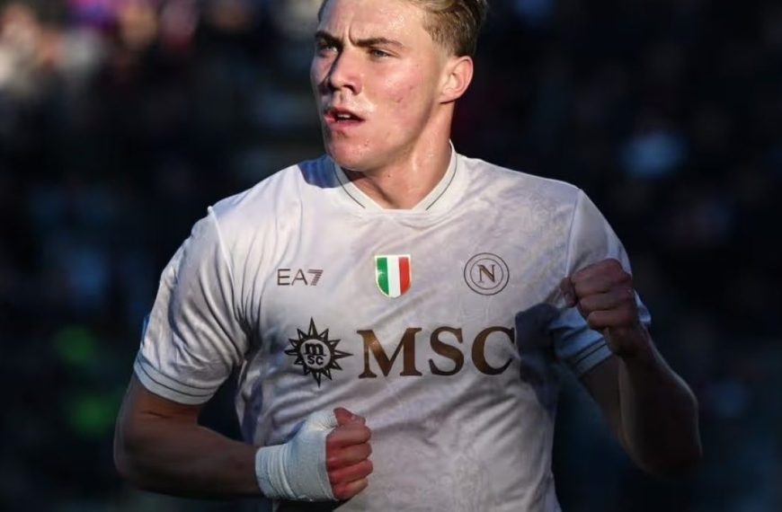 Latest update on Rasmus Holjund’s future at Manchester United