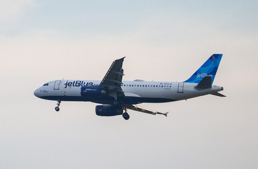 FAA investigates Florida airspace incident involving JetBlue flight