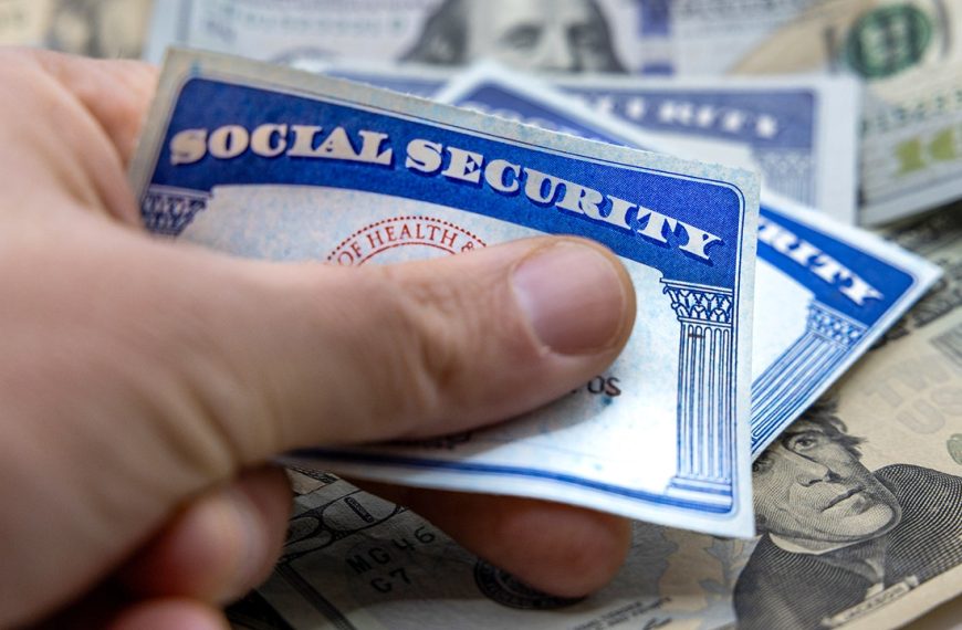 Social Security trust fund to run out by 2032, new report warns