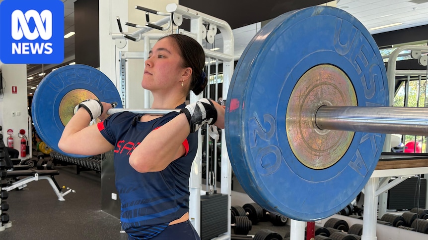 Weightlifter Kiana Elliott puts ‘best foot forward’ for Glasgow Commonwealth Games