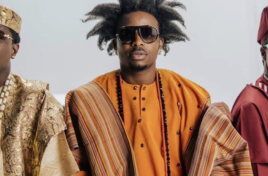 OMO TI O COMMON II Lyrics by Lovn, L.A.X & Terry Apala