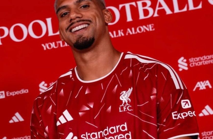 Liverpool complete signing of Ronald Araújo from Barcelona