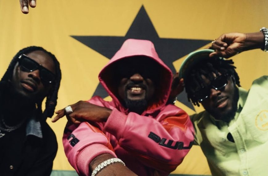 E No Easy Lyrics by Sarkodie & DopeNation