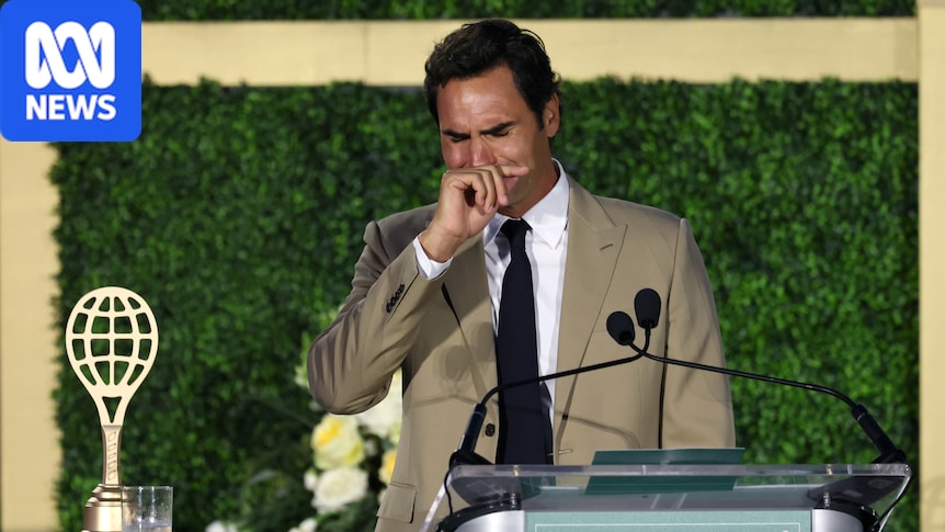 Roger Federer gets emotional at induction to International Tennis Hall of Fame