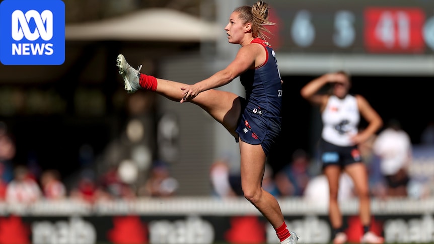 Demons beat Blues by 34 points to claim top spot on AFLW ladder as Cats defeat Magpies