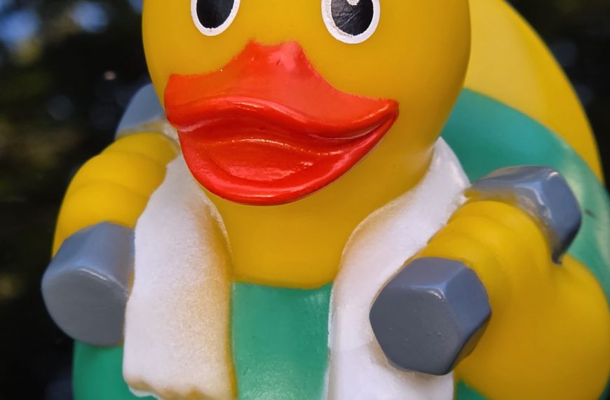 Sam and her fitness duck! – FIT IS A FEMINIST ISSUE