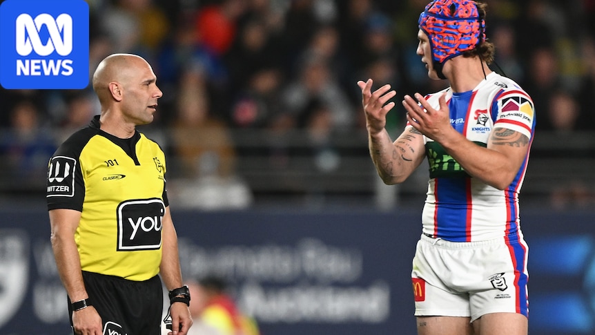 NRL finals: Newcastle Knights defeat New Zealand Warriors 12-10, projectiles thrown at refs