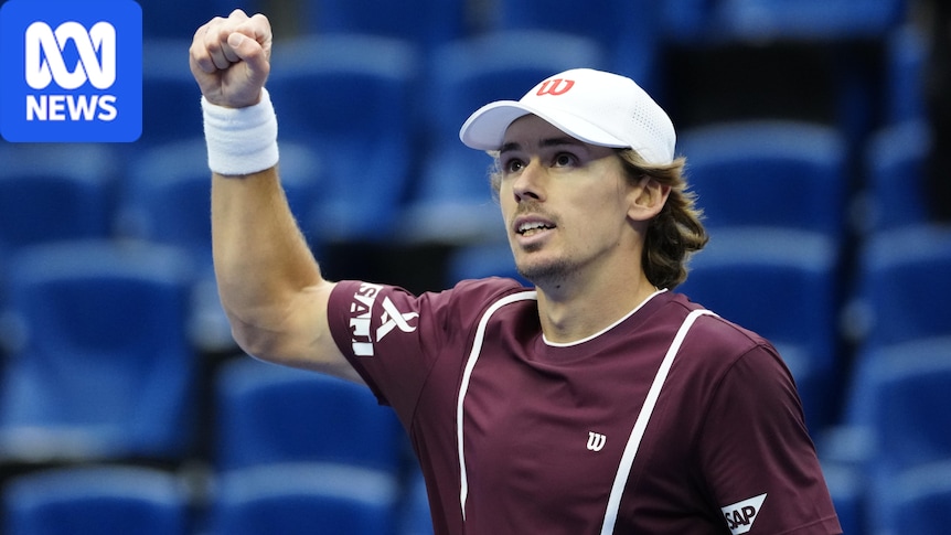 Alex de Minaur beats Andrey Rublev in three sets to reach China Open semis
