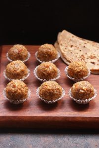 Chapati Ladoo Recipe | Leftover Chapati Recipes